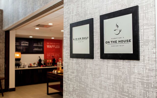 Hampton Inn & Suites Dundee