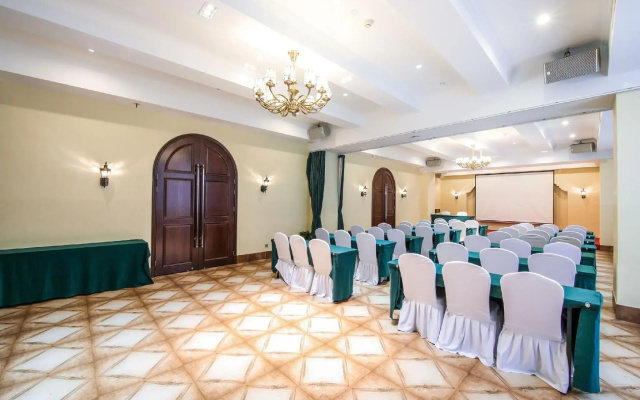 Rezen Hotel Wanda Plaza Tianwei Art Hotel