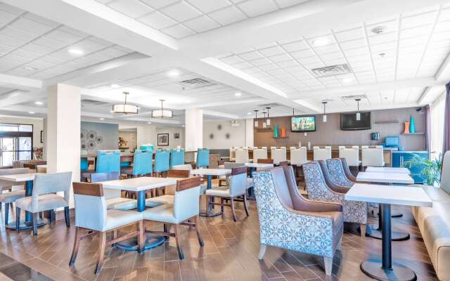 Wingate by Wyndham Chicago Schaumburg