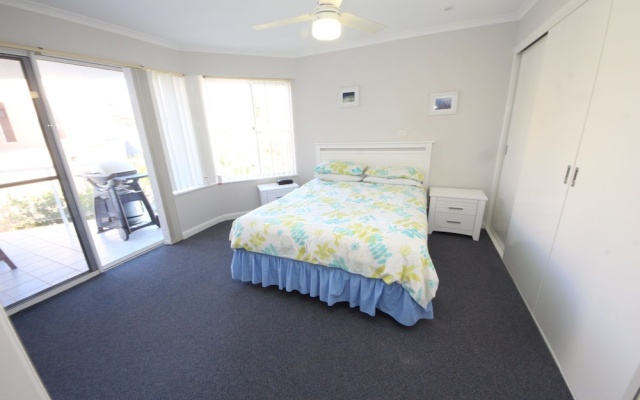 Ocean Shores Unit  11 at South West Rocks – Guest Rooms – South West Rocks