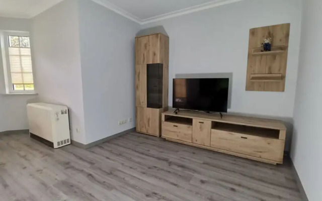 Seaman Modern Retreat