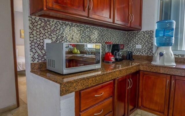 Magic Paradise A6 3 Bedroom Condo by Redawning