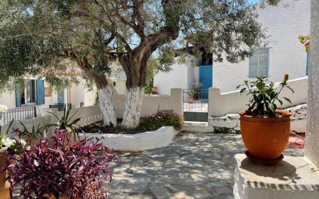 Charming two Bedroom Fisherman's House on Kea