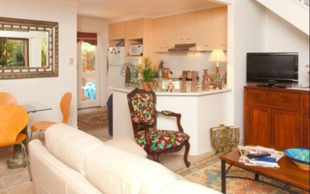 Sandals Guest House – Lobby – Byron Bay
