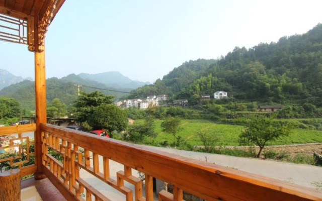 Zhangjiajie Longquan Inn