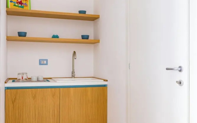 Brombeis Double Bedroom Center by Napoliapartments