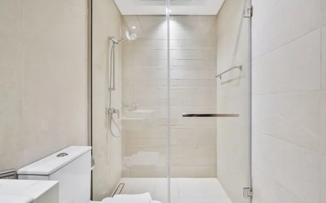 PVH - Chic 1BR - Azizi Riviera 37