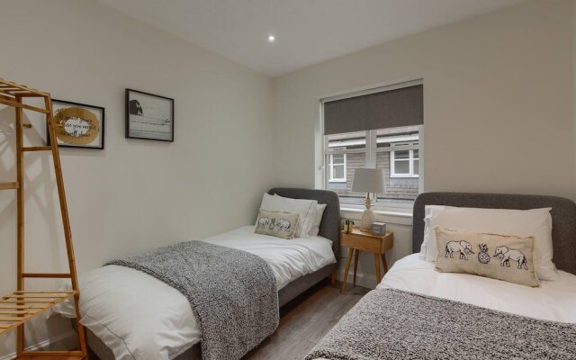 Captivating 3-bed Apartment by Gleneagles
