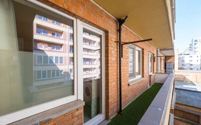 Apartment With Hinterland Views