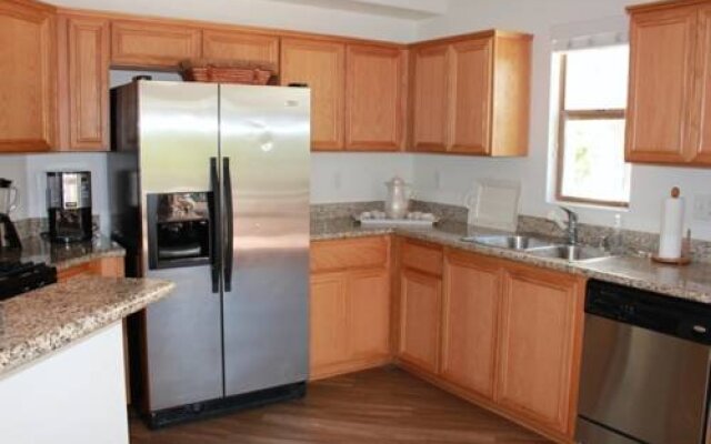 Oakwood At 1060 Glendon Avenue