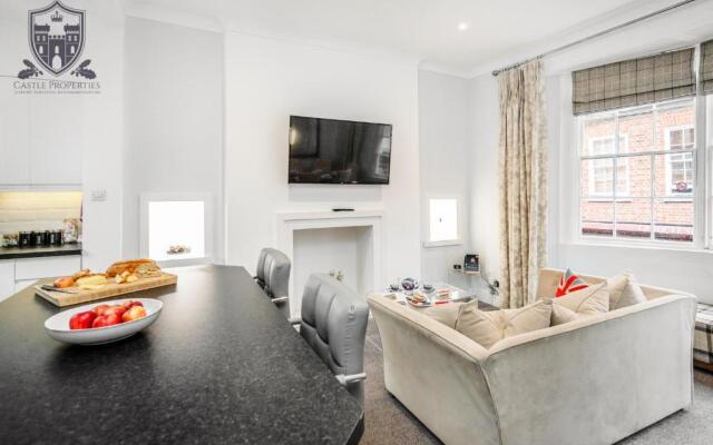 Castle Properties: The Sovereign 5 Bed Town House