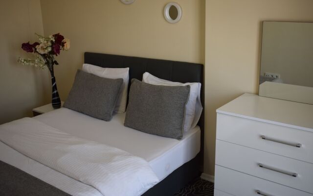 Mira Suites