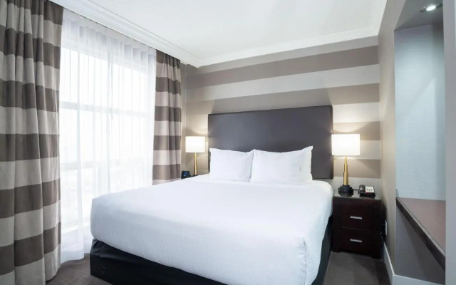 Stage West All-Suite Hotel & Theatre Restaurant