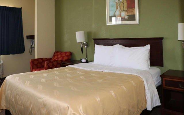 Quality Inn Evansville Eastland Area