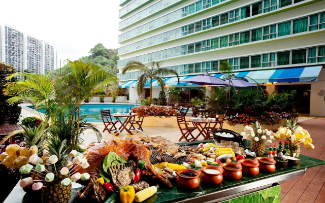 Regal Riverside Hotel