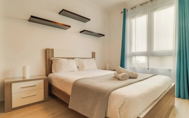 Steven Apartment by HRM