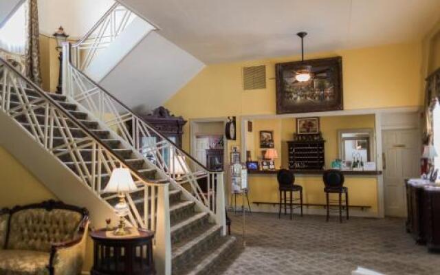 Inn At The Olde Silk Mill