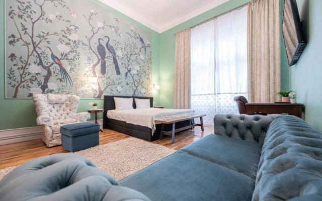 Victoria Apartment 1901