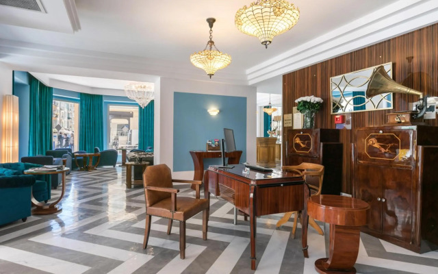 The Jay Hotel by HappyCulture