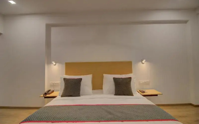 OYO 79268 Townhouse 092 Hotel Ashray Residency