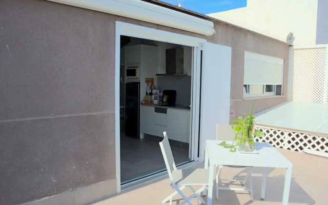 Durmiendo sobre el mar, Vivienda Los Riscos