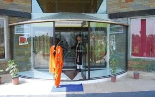 Hotel Silver Star by ADB Rooms