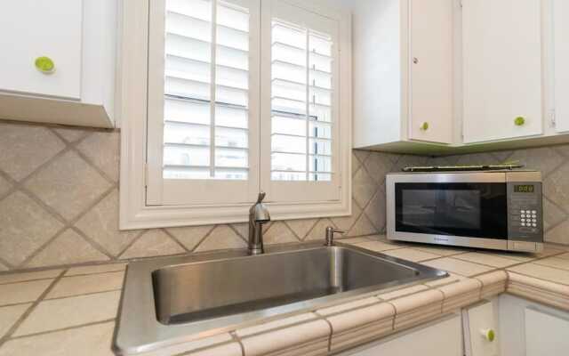 AM Beach Place Unit 6