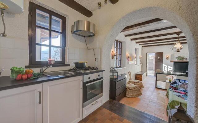 Cosy Nest - Terrace & Parking Private