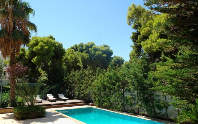 Villa Saronida