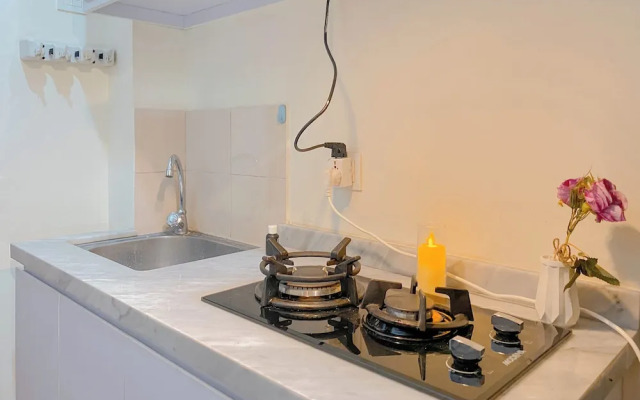 Homey And Good Place Studio At Tifolia Apartment