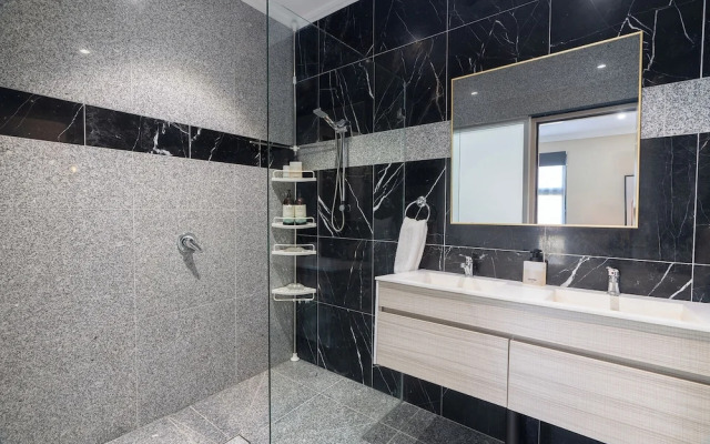 Lake Macquarie Manor