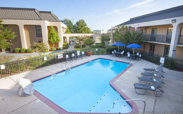 Red Lion Inn and Suites Hattiesburg