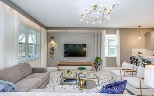 Stunning Villa w/ No Rear Neighbors! Near Disney