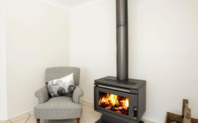 Delamere - Pet Friendly - 5 Mins Walk to Beach – Guest Rooms – Culburra Beach