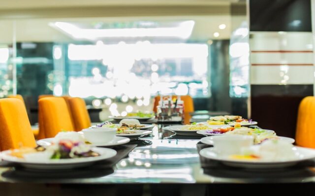 De Lux Bangkok Hotel