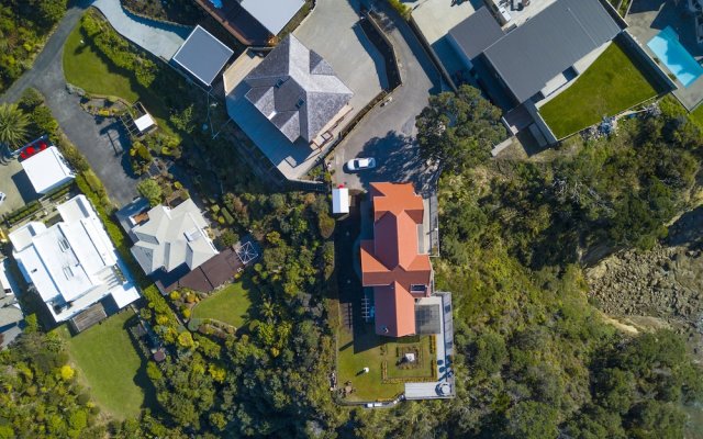 Orewa Cliff Top Holiday Home