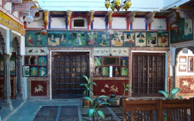 Haveli Braj Bhushanjee Heritage Hotel
