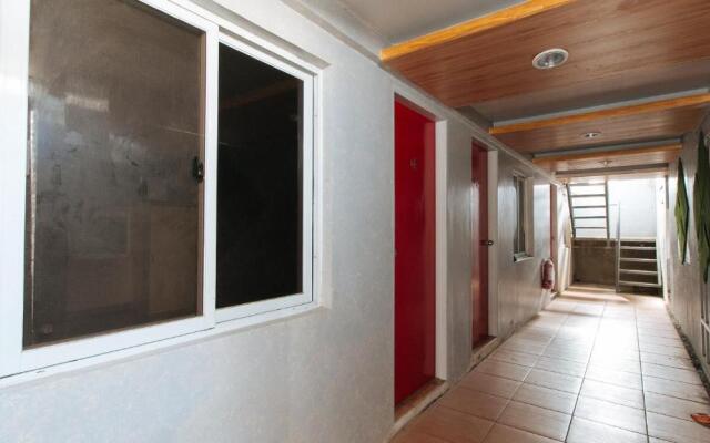 RedDoorz near Christ the King Medical Center