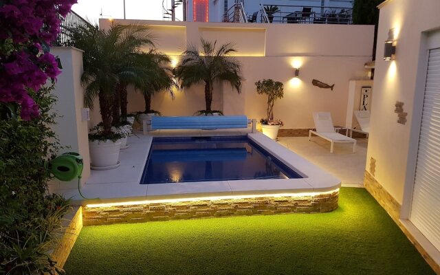 Charming Villa with Luxury Touch