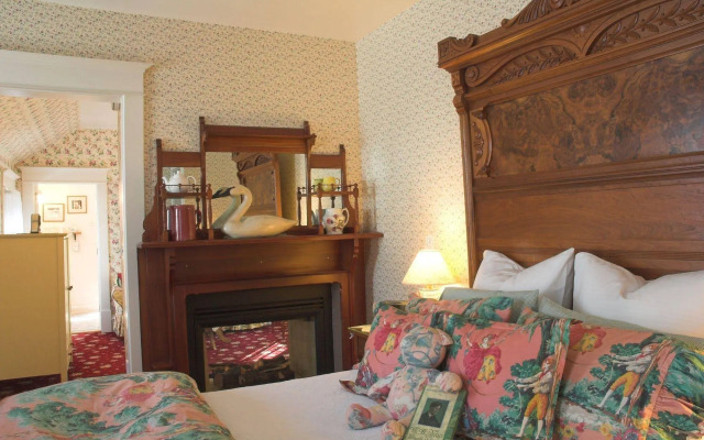 White Lace Inn