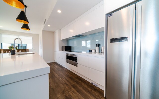 Greenlane Premium 4 Bdrm Vacation Home