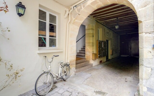 Cosy Studio In The Heart Of The Marais