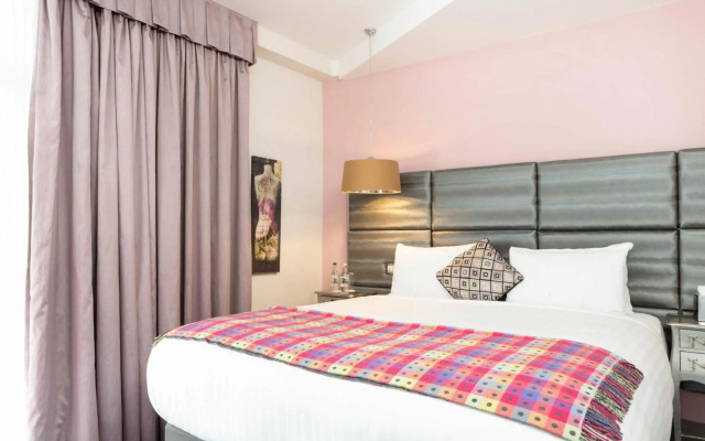 The House Hotel