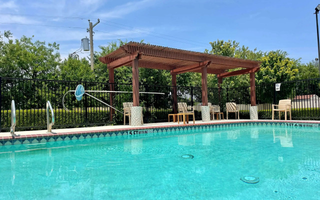Best Western Roanoke Inn & Suites