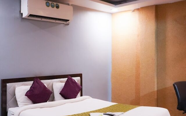 Roomshala 039 Hotel Rk