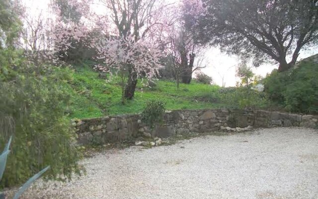 House With 2 Bedrooms in Algatocín, With Wonderful Mountain View, Priv