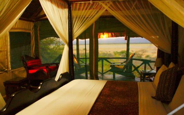 Manyara Wildlife Safari Camp Hotel