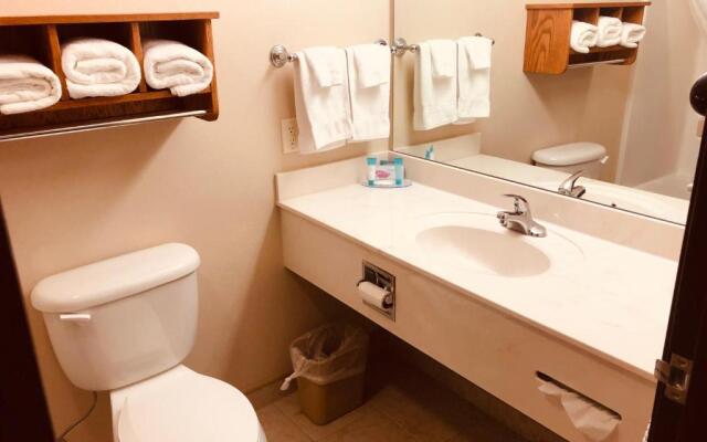 Shenandoah Inn & Suites