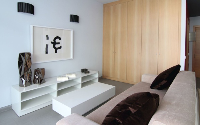 Apolo Suites Rentalmar