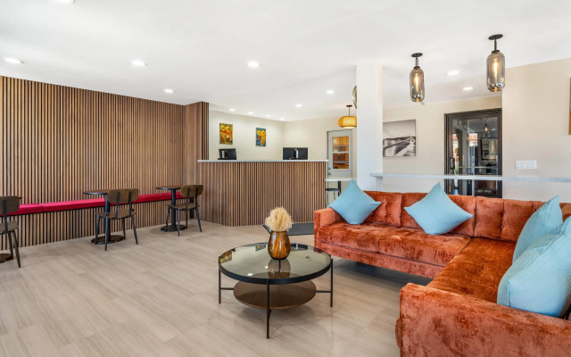 La Luna Inn, an Ascend Collection Hotel